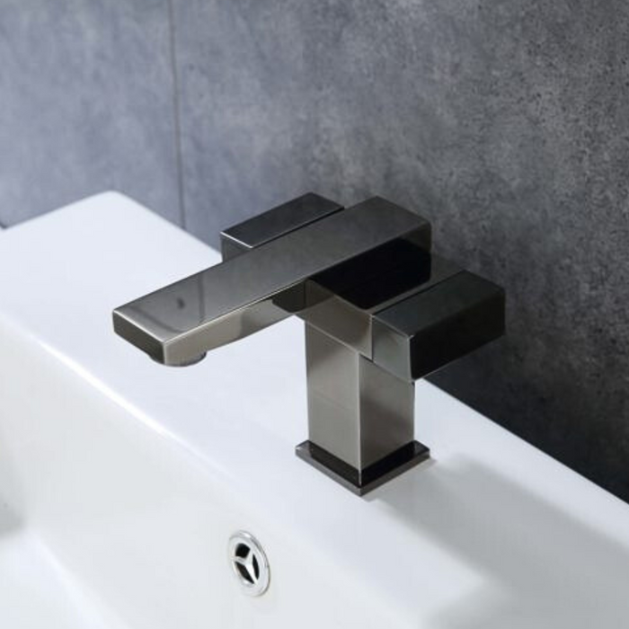 Tovan Bathroom Faucet – Glossy Black, Widespread
