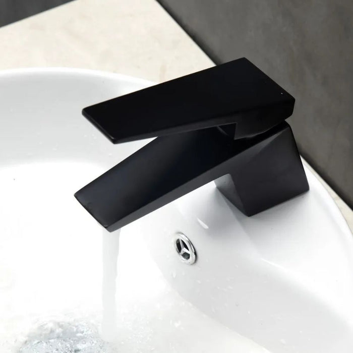 Aqua Siza Single Lever Modern Bathroom Vanity Faucet - Matt Black
